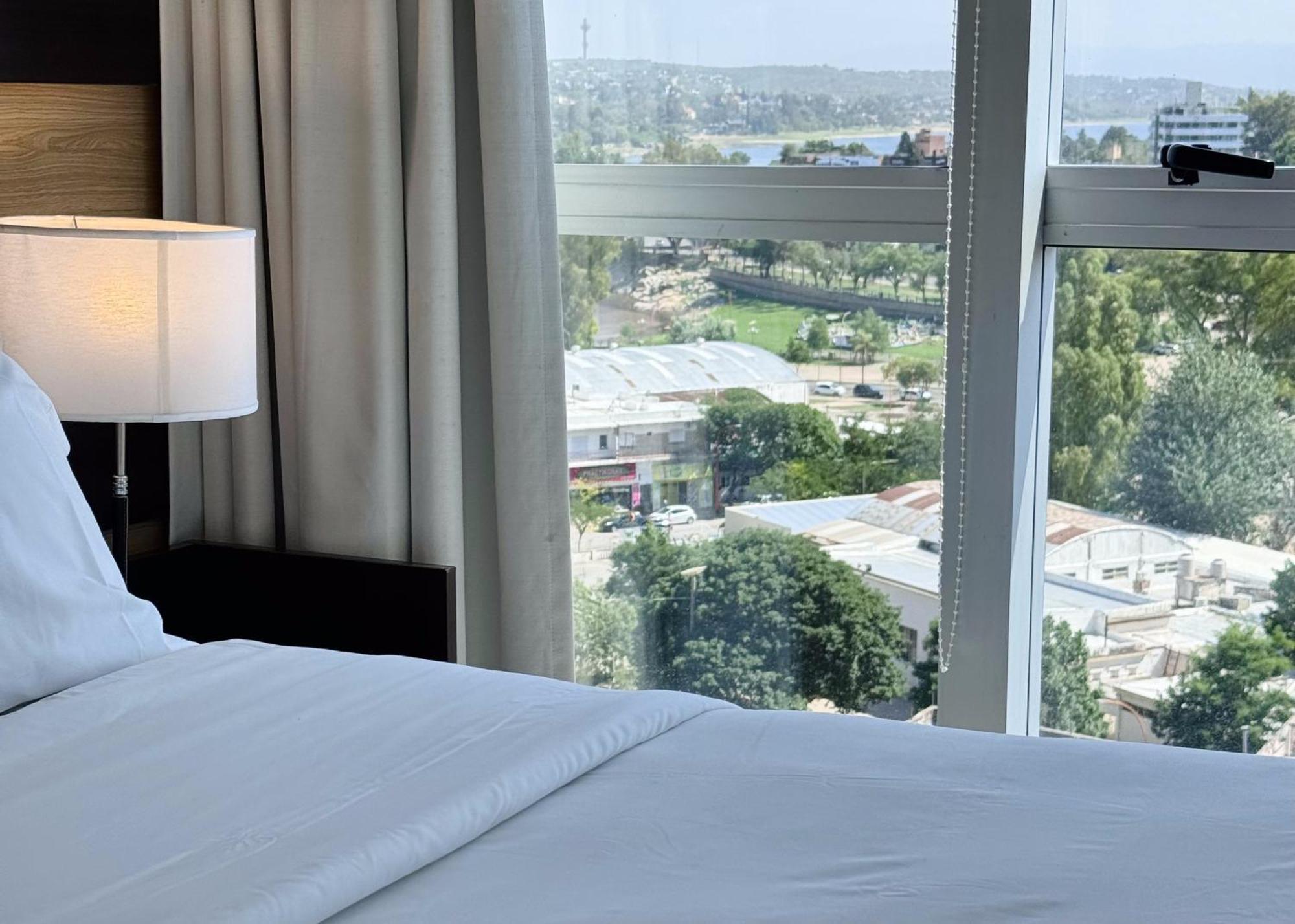Amerian Carlos Paz & Suites 비야카를로스파스 외부 사진